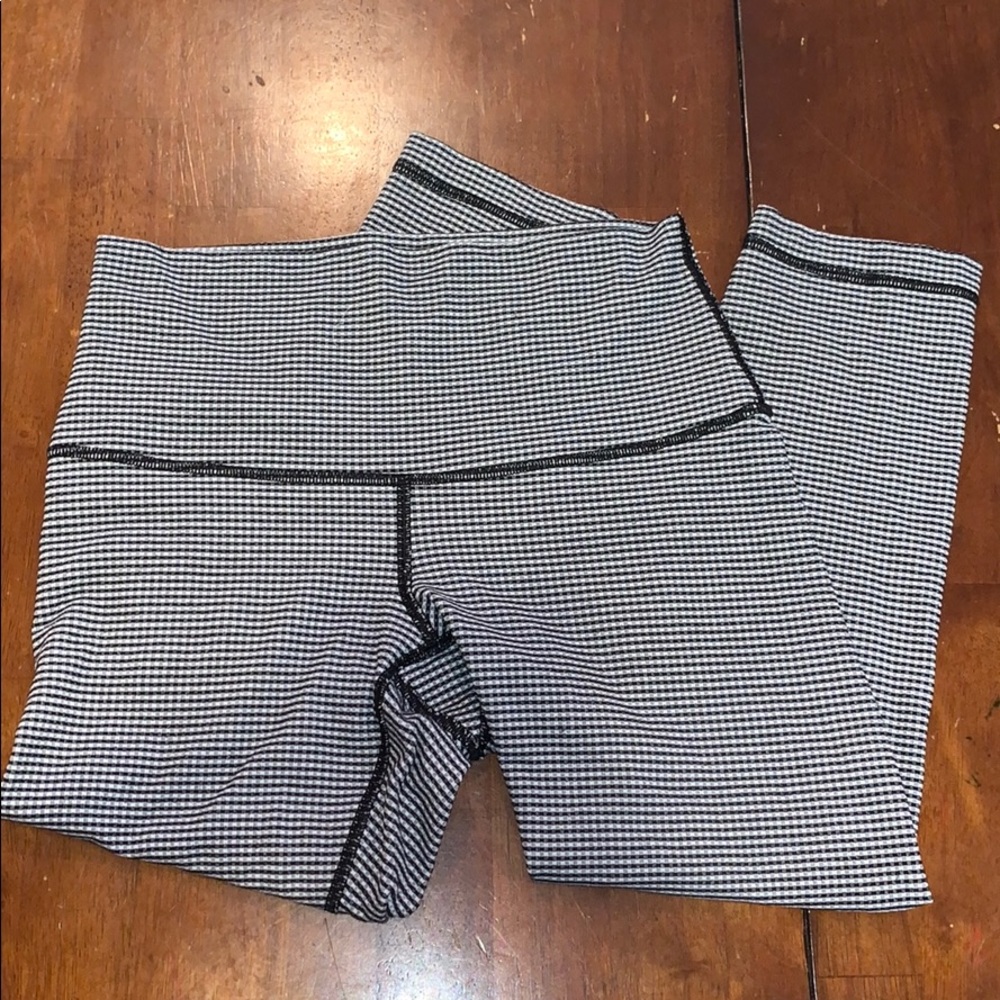 Cropped Gingham Lululemons